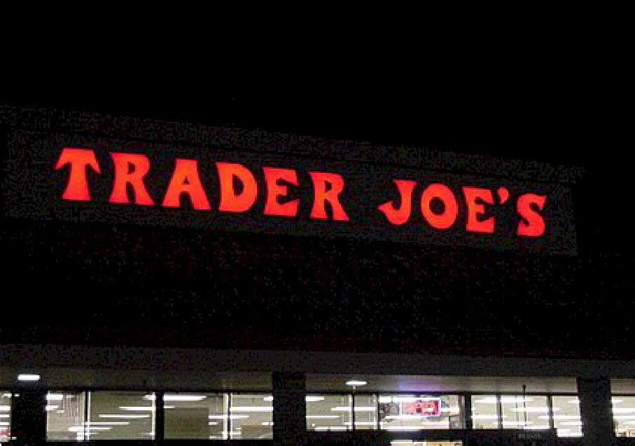 Pan Channel Letters - Trader Joes